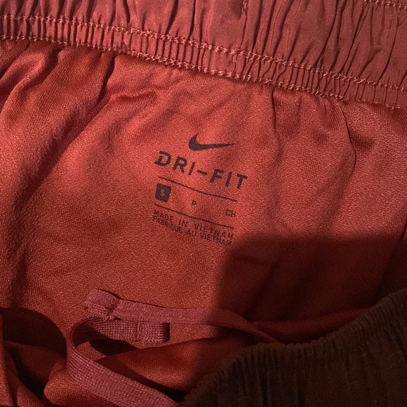 RARE color Nike shorts size S - Picture 2 of 2